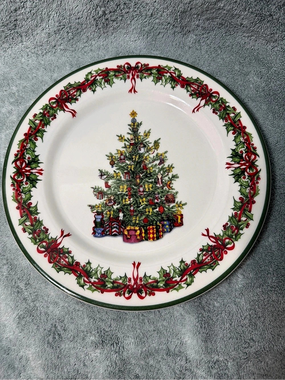 Christopher Radko Traditions Holiday Celebrations Dinner Plates (2) Christmas